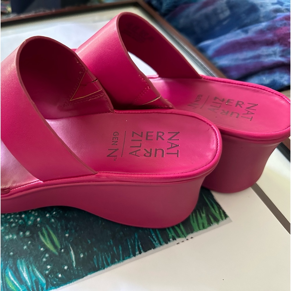 By Naturalizer, fun dark pink wedge slides in size 9.5 women’s - Picture 2 of 6